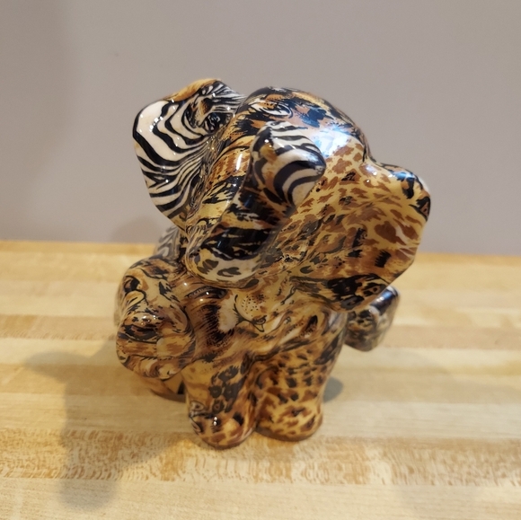 VINTAGE LA VIE HAND-PAINTED SAFARI PATCHWORK CERAMIC BABY ELEPHANT SITTING 6" - Picture 6 of 8